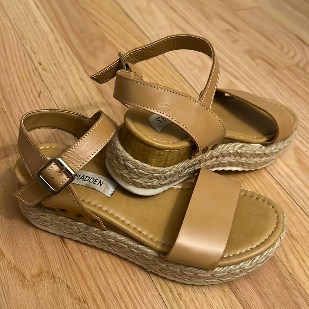 Gently worn espadrilles with small wedge 1.5 inches. Steve Madden.